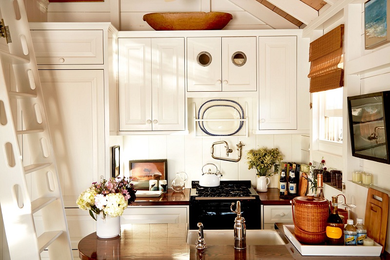 Inspirasi Dekorasi Ruang Dapur Sempit Supaya Lebih Tampak Lega 